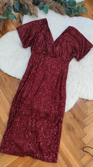 Vínové flitrové šaty New Collection vel. S - 8