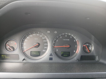 Volvo XC90 2.5T AWD benzín - 8