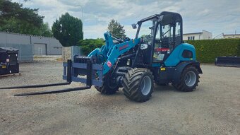 kolový kloubový nakladač, motor Kubota - 8