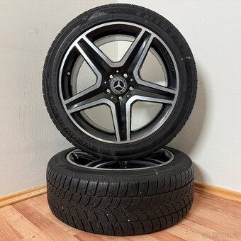 MERCEDES GLA AMG 5x112 R19 ET43,5+ZIMNÍ 235/45R19 8mm - 8