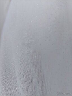 Tylové svatební šaty s vlečkou - 8