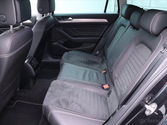 Volkswagen Passat 2,0 TDI DSG Elegance Matrix DPH (2021) - 8