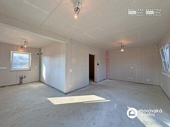 Prodej novostavby rodinného domu 4+kk se zahradou v Ivančicí - 8