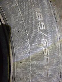 Goodyear- letní kola 195/65 R 15 s disky 6J x 15H2 ET 38 - 8