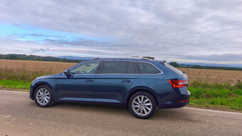 Škoda SUPERB Combi III 3 2.0TDI DSG Style Webasto tažné pano - 8