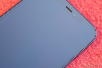 Prodám černý iPhone 12–128 GB. - 8
