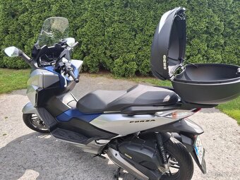 HONDA FORZA 125 - 8