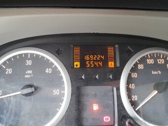 Opel Vivaro - 8