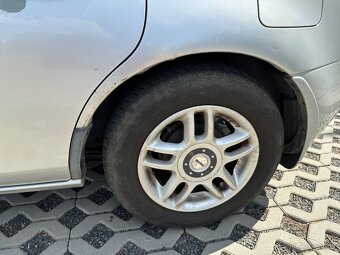 Mazda 323f ba 1.5 65kW Stříbrná - 8