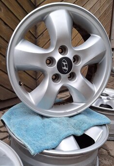 Alu kola Hyundai Santa Fe 16" originál, 5x114,3-velmi dobrý - 8