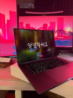 MacBook M1 Pro 16” / 1TB / 16GB Ram / Stříbrný - 8
