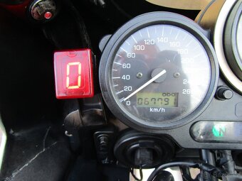 Yamaha FZS 600 Fazer - 8