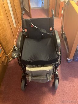 Skládací elektrický invalidní vozík - 8