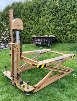 Nůžkový hydraulický zvedák - 8