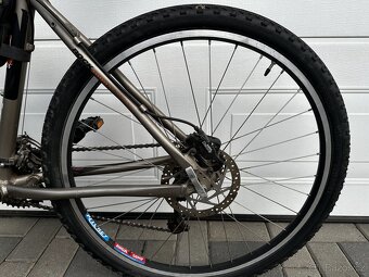 Horské odpružené okolo 26″ ROCK MACHINE - 8