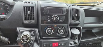 Dodávka s motorem IVECO 3,0 - pouze 128.000 - 8