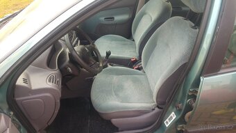 Peugeot 206 zelený - 8