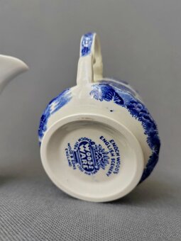 Krásný porcelánový a keramický mlecenky - 8