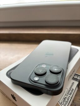 Iphone 15pro v TOP stavu záruka do 8.8.2027 - 8