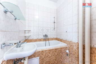 Prodej bytu 2+1, 51 m², Stochov, ul. S. K. Neumanna - 8
