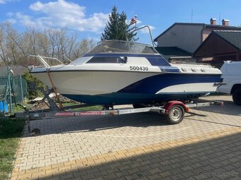 Motorový člun s motorem Volvo Penta - 8