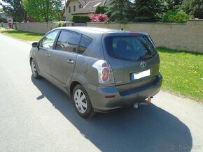 Toyota Corolla Verso - 8