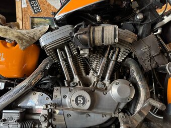 Harley Davidson 883 - 8