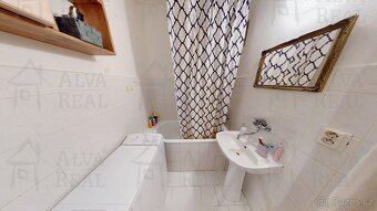 Dlouhodobý pronájem bytu 2+1 60 m² se spíží a šatnou, ul.... - 8