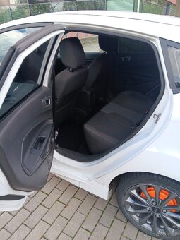 Ford fiesta - 8
