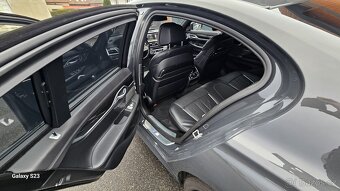 BMW Řada 7, BMW 750 i 390KW - 8