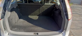 Ford Focus 1.6 16V - 8