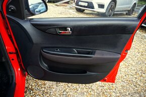HYUNDAI i20 2011 1,2 57kw AC - 8