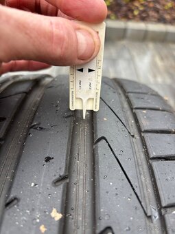 235/40R19 letní pneu - 8