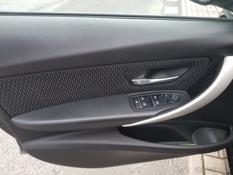 BMW 318d F31 manuál rok 2018 - 8