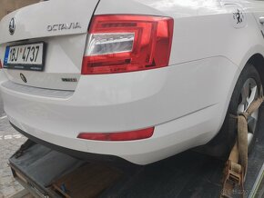 Náhradní díly z tohoto vozu Škoda Octavia 3 bílá Candy - 8