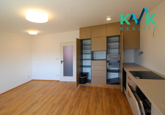 Byt 3+kk po kompletní rekonstrukci k pronájmu, Karlovy Vary - 8