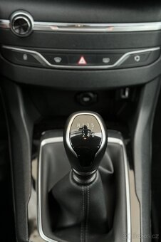 Peugeot 308 2021 - 8