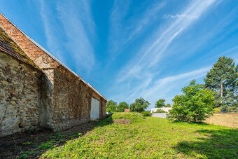Prodej stavebního pozemku o velikosti 1722 m2 - 8