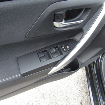 Toyota Auris 1,8i 73kw HYBRID, 2015, NAJETO 134TKM, EDITION - 8