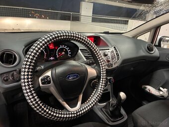 Ford Fiesta - 8