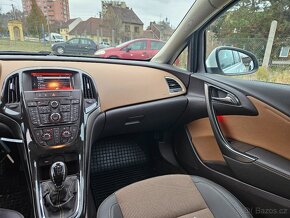 OPEL ASTRA EXLUSIVE DESIGN 1.4 BENZÍN,R.V.2014 - 8