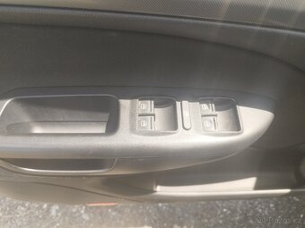 Škoda Octavia 2 kombi 2.0tdi 4×4 - 8