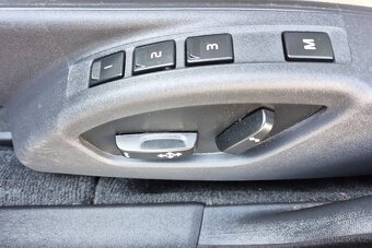 VOLVO V70 D4 120KW 5-VÁLEC 1.MAJ XENON KŮŽE TAŽNÉ. ALU - 8