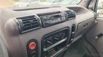 Opel Movano 2,5 TD 94 kw..11/2000 - 8