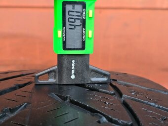 Zimní Goodyear 255/55/18 - 8