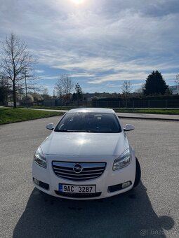 Opel Insignia 2.0 CDTi, r.v. 2012, plná výbava + letní gumy - 8