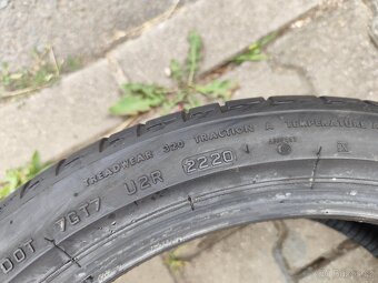 Letní pneu 225/40/18 - 8