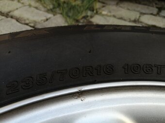 Bridgestone Blizzak LM25 4x4 235/70 R16 106T - 8