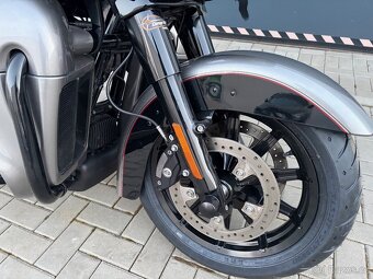 HARLEY DAVIDSON ROAD GLIDE - 8