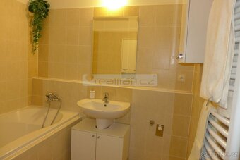 Pronájem novostavby bytu 3+kk s balkonem, garáží a parkovací - 8